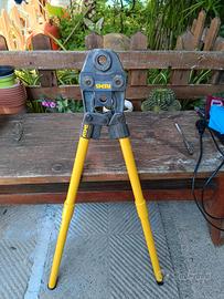 Pressatrice per tubi multistrato Rems