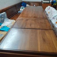tavolo in massello allungabile con panca e sedie 