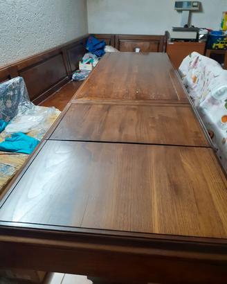tavolo in massello allungabile con panca e sedie 