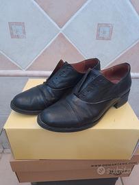 scarpe in pelle nere