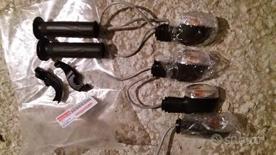 Frecce + manopole e comando gas Yamaha Tracer 900