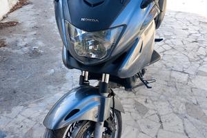 HONDA DAUVILLE 700