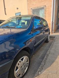 clio 1200 del 2001 150.000 km