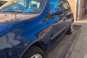 clio 1200 del 2001 150.000 km
