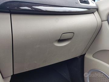 Cassetto portaoggetti RENAULT SCENIC del 2009