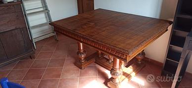 Tavolo in legno massello
