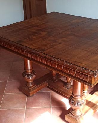 Tavolo in legno massello