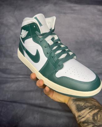 Jordan High bianche e verdi – nuove, 43