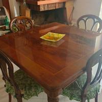 Sala pranzo in piuma di noce