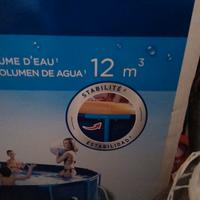 piscina +scaletta+telo