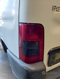 Fanale posteriore sinistro PEUGEOT RANCH del 2005