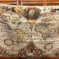 arazzo con  planisfero 
