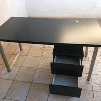 SCRIVANIA CON CASSETTIERA