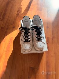 Sneaker