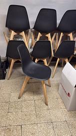 14 sedie in legno e plastica