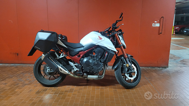 Hornet 750, in GARANZIA e SUPER ACCESSORIATA