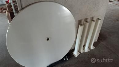 Tavolo rotondo in resina 