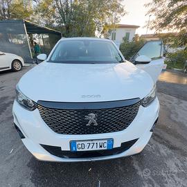 Peugeot 2008 (2021) con cambio automatico 