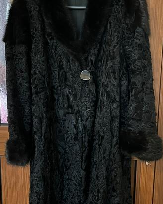 Cappotto di pelliccia astrakan e volpe nera