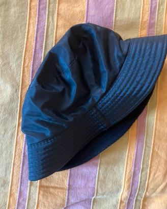 Cappello impermeabile tipo Barbour