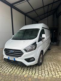 Ford transit custom con allestimento