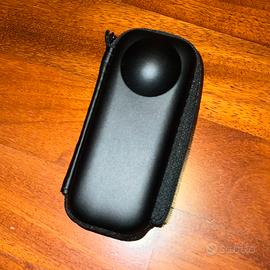 Custodia Insta360 X5