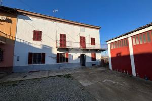 CASA SEMINDIPENDENTE A CASTELL'ALFERO