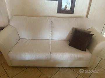 Due divani da 3 e 2 posti