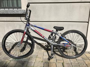 BMX 20" e caschi Ethen e Seven IDP