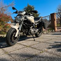 Ducati Monster 696
