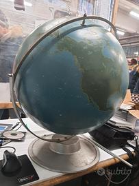 Mappamondo in metallo 