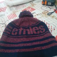 Cappello con pon pon