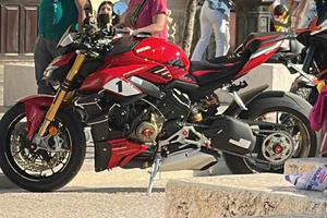 Ducati Streetfighter V4S