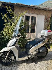 Kymco 125 people