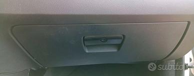 Cassetto portaoggetti BMW 320D 2007 mod SW N47D20A