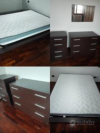 Letto matrimoniale/comò/comodini/specchiera 