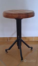 Sgabello regolabile