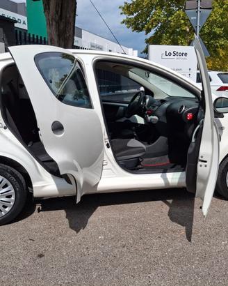Peugeot 107 1.0 Benzina 68CV. 5 Porte-OK NEOPATENT