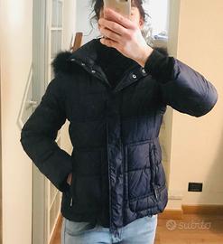 Piumino blu scuro con cappuccio rimovibile