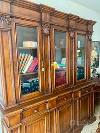 Libreria vetrina vintage con capitelli