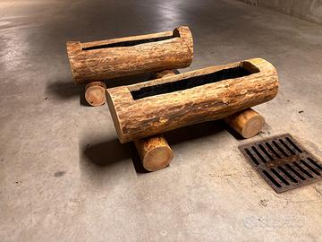 Fioriera in legno scortecciata