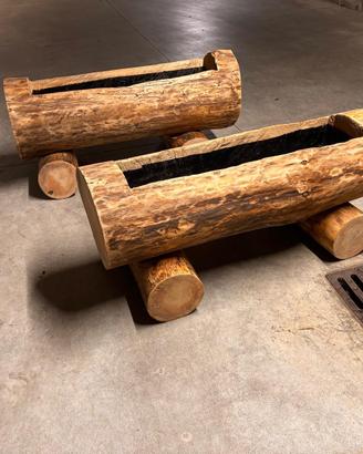 Fioriera in legno scortecciata
