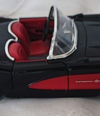 Bburago Chevrolet Corvette 1957 scala 1/24