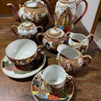 Servizio in porcellana giapponese decorato a mano
