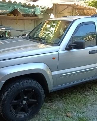 jeep Cherokee 2800 crd autom. anno 2005 km 152539