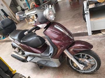 Scooter Beverly 500