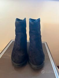 Stivaletti neri Bata