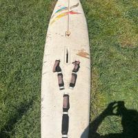 Tavola da windsurf d’ epoca mistral naish anni 80