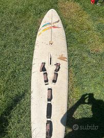 Tavola da windsurf d’ epoca mistral naish anni 80