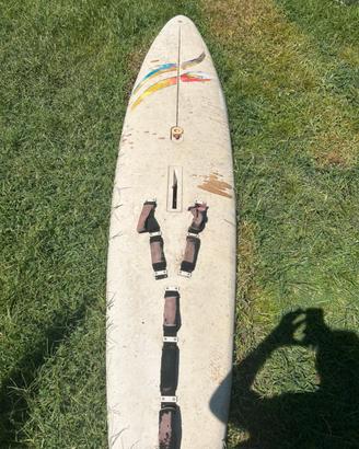 Tavola da windsurf d’ epoca mistral naish anni 80
